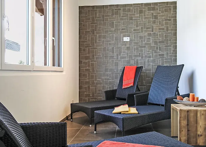 B05 By Interhome * ロイカーバード