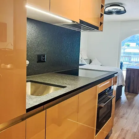 B05 By Interhome لوكباد